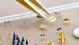 温州万国指定维修门店打开表壳